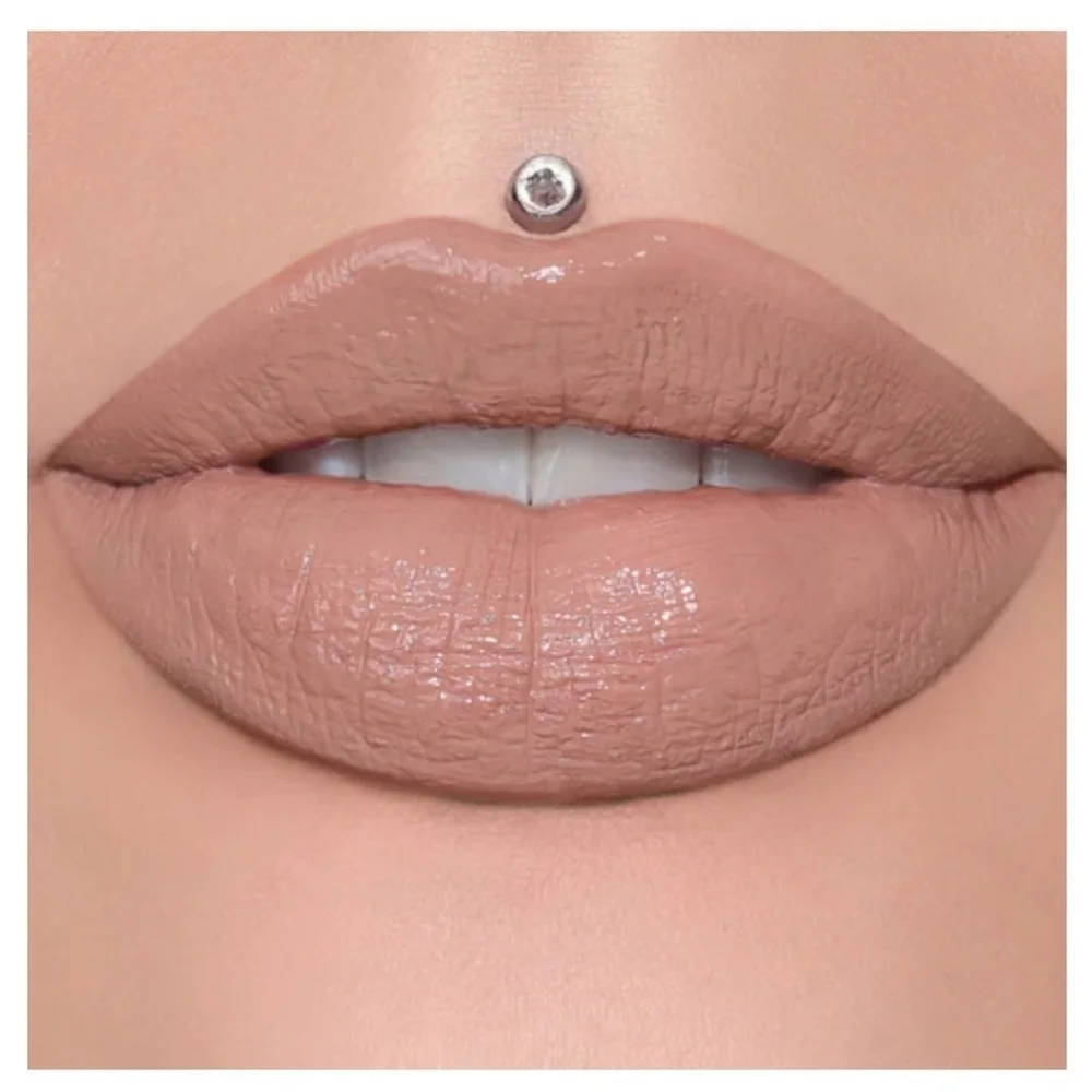 NIB. Jeffree Star Supreme Gloss In Blow My Candles Shade.